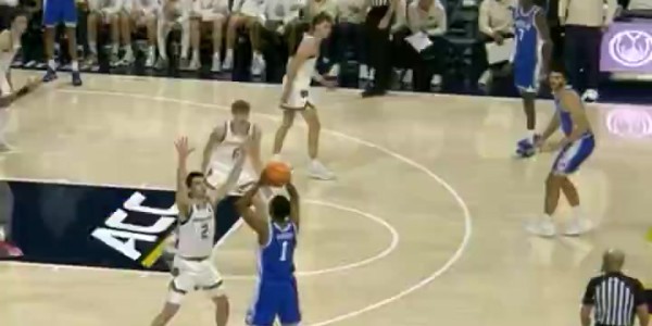 开云体育-状元热门~布泽尔儿子8投&amp;amp;14罚砍24+13+2+3 半场20分仅比对手少2分