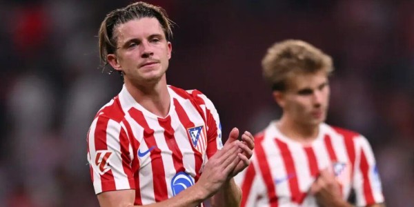 开云平台-曼联夏窗唯一遗憾：中场零补强 曾欲租借加拉格尔