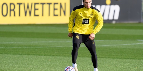 开云平台-门兴瞄准雷纳展开转会谈判，初步报价已提交德甲劲旅