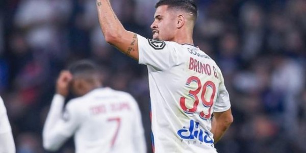 感恩父亲不忘本 布鲁诺·吉马良斯对39号情有独钟！