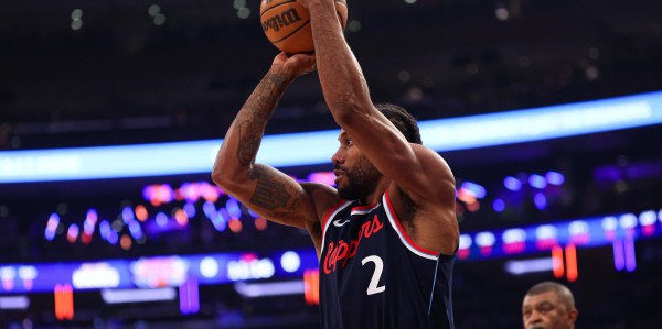 火力全开！伦纳德19中11&amp;amp;5记三分轰35分5板3助 第三节19分