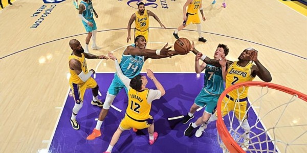 开云app-还没找到说明书？湖人对于锋线大闸的使用依然存在着明显的问题？