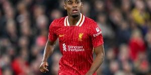 赫拉芬贝赫：教练看到了我作为6号位的潜力 我需要更好地预测比赛